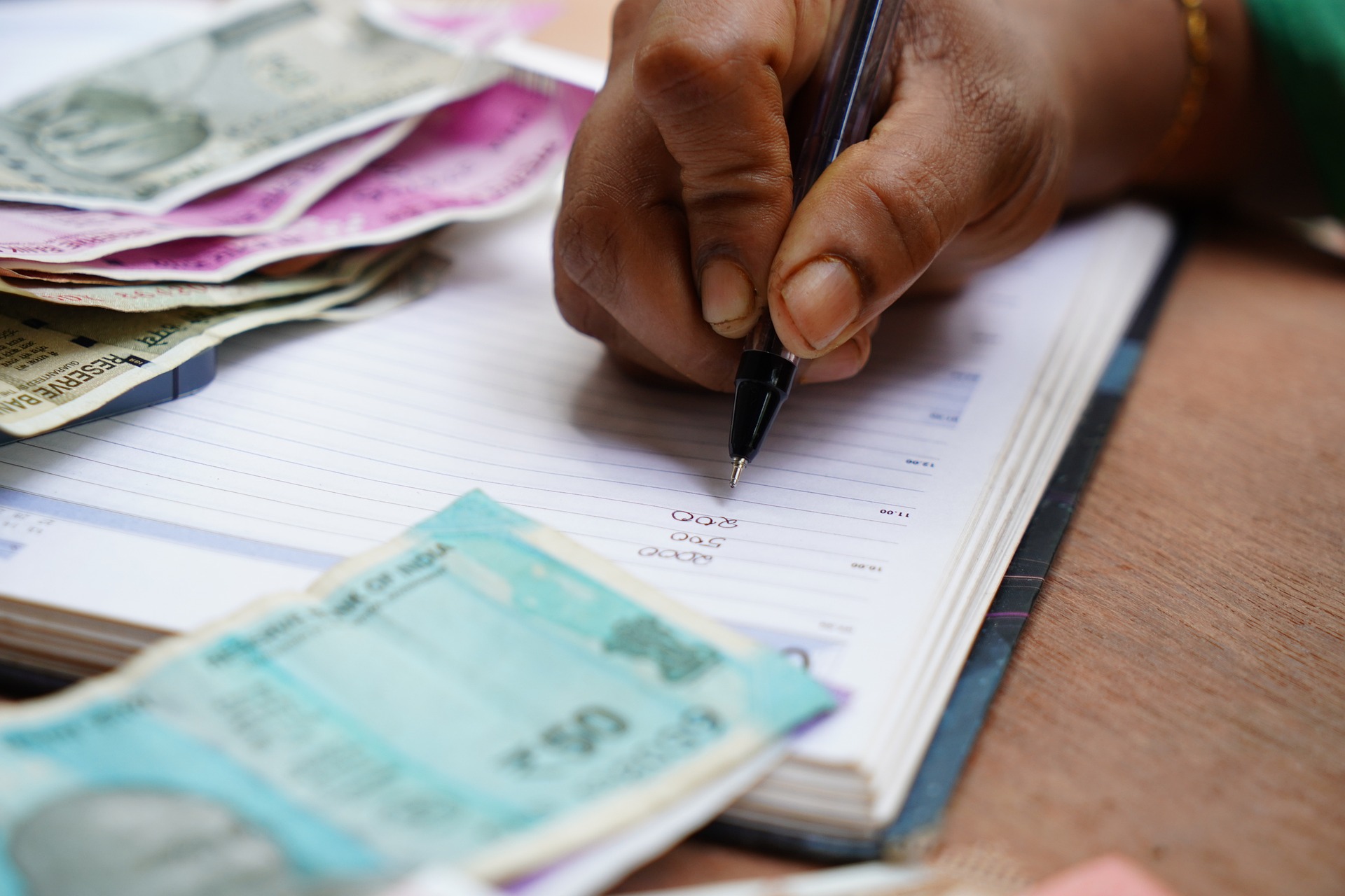 10 Estrategias Efectivas para Hacer Dinero Rápido y Legalmente